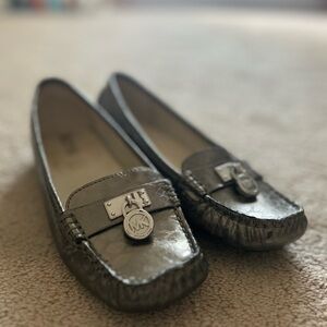 Michael Kors Hamilton Loafers Womens Size 7M Gunmetal Slip On Lock Logo Shoes